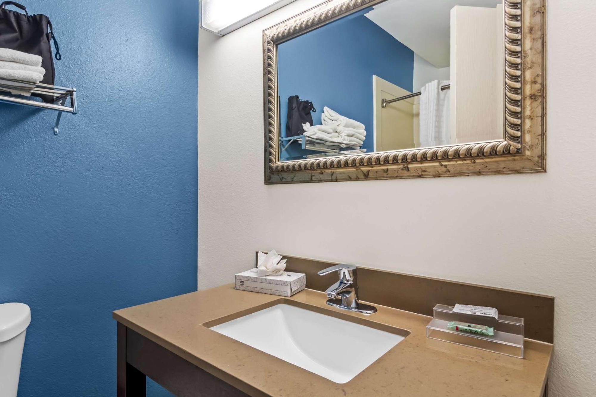 Sonesta Essential Iah Airport Jfk Boulevard - Newly Renovated Houston Exterior photo